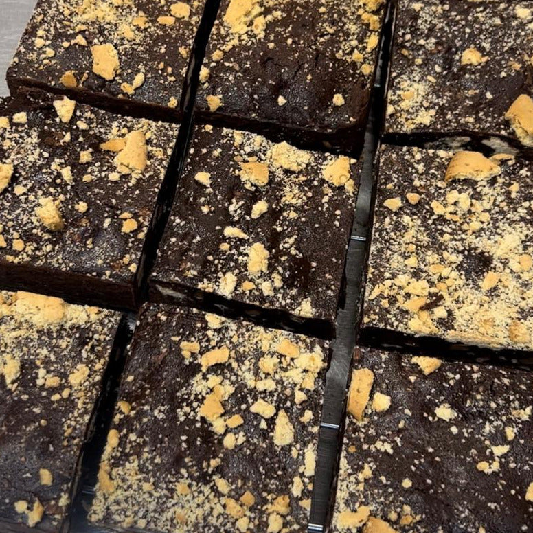 Cinnamon Biscuit Brownie Piece