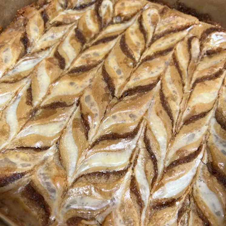 Cinnamon Roll Blondie Piece
