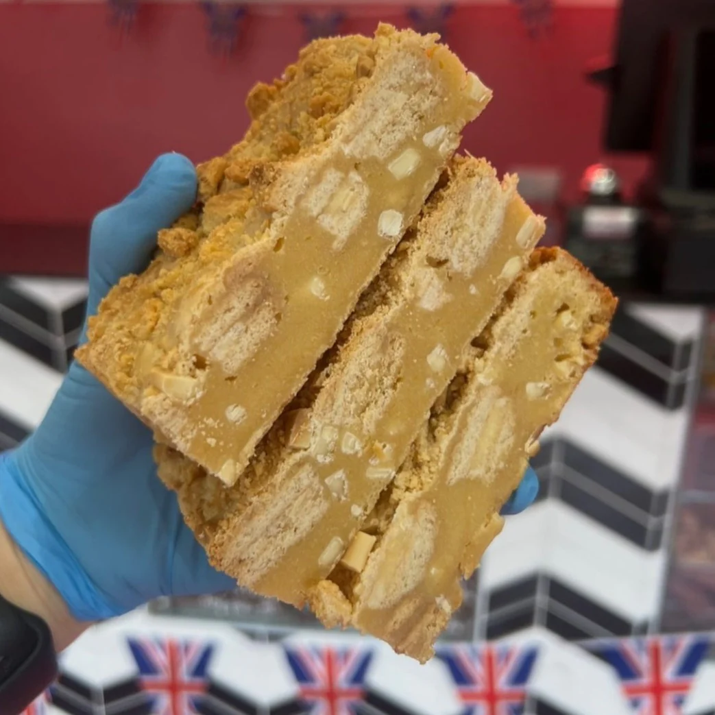 Custard Cream Blondie XL