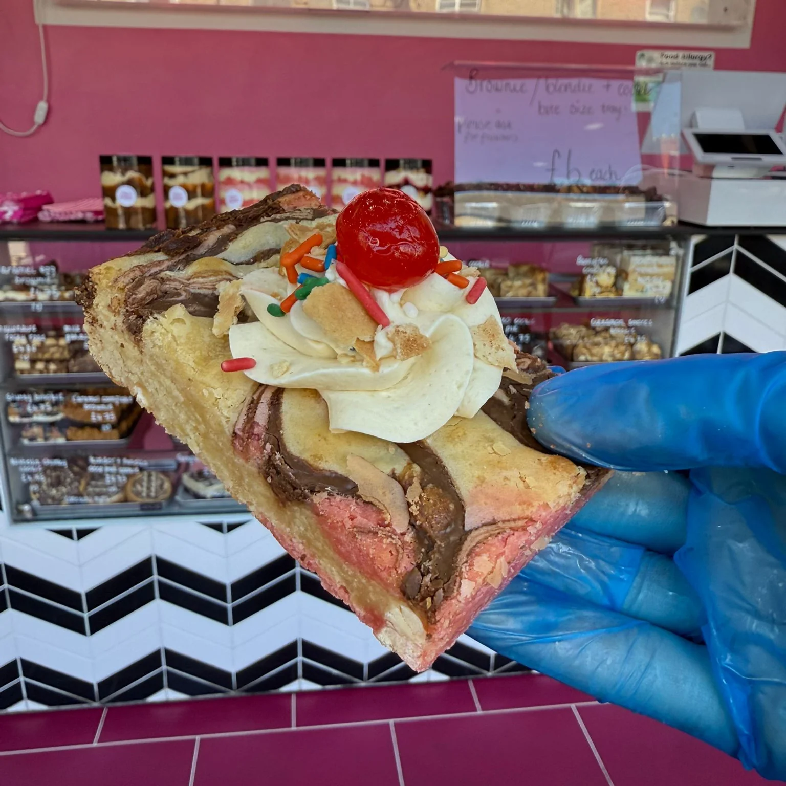 Neapolitan Blondie Piece